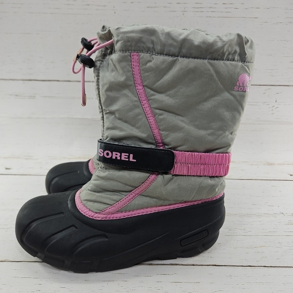 Sorel Winter Flurry Outdoor Snow Boots Youth Size 5 Gray Pink Black NY1965-061